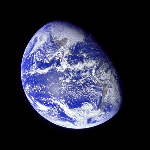 Apollo 8 Image of the Earth (AS08-16-2596).jpg