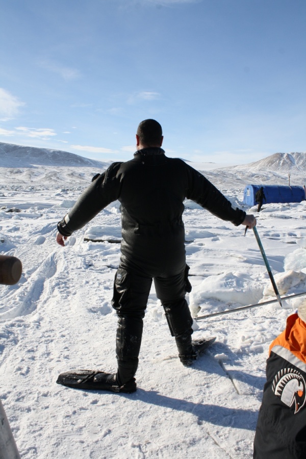 Let the diving begin! The journey below the sea ice at New Harbour ...